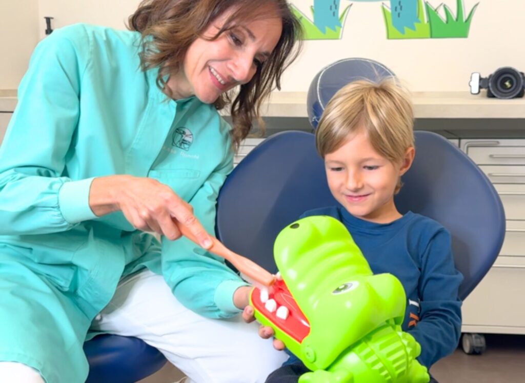 Dentista per bambini a Trezzano sul Naviglio - Quando portare il bambino per la prima visita dentistica
